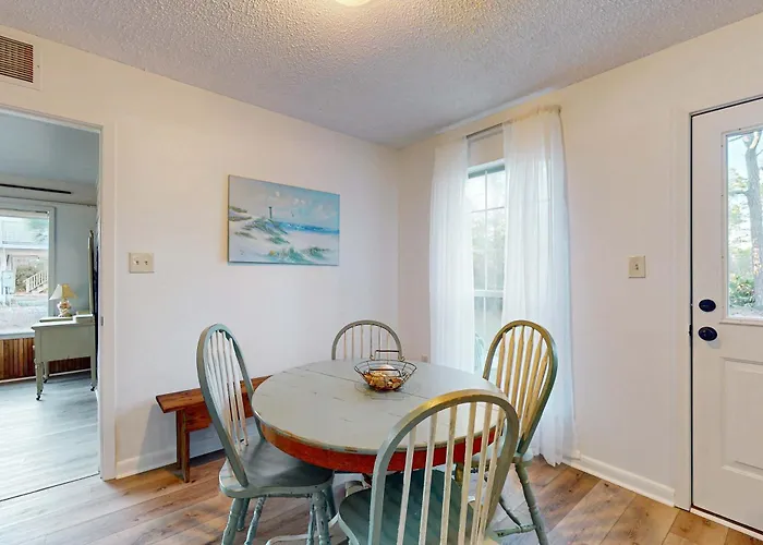 Holiday home Cozy With Sunroom Wifi Washer & Dryer & Near The *