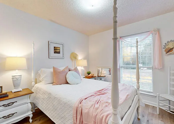 Holiday home Cozy With Sunroom Wifi Washer & Dryer & Near The *