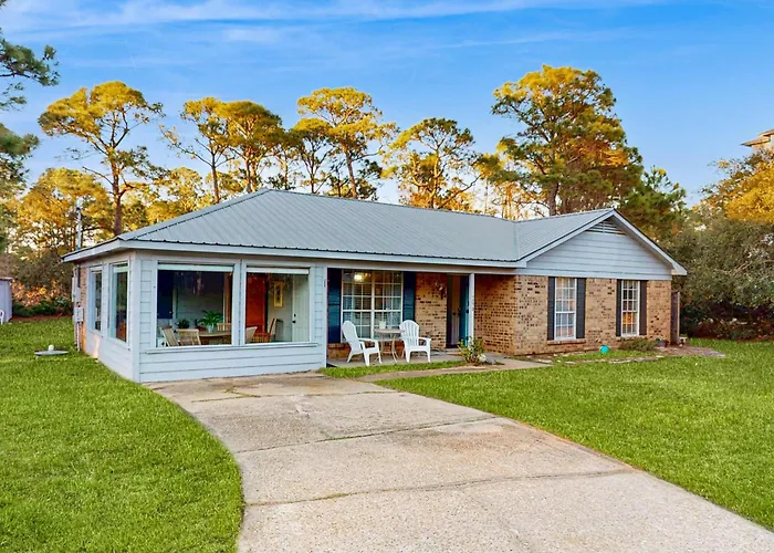 Holiday home Cozy With Sunroom Wifi Washer & Dryer & Near The Gulf Shores
